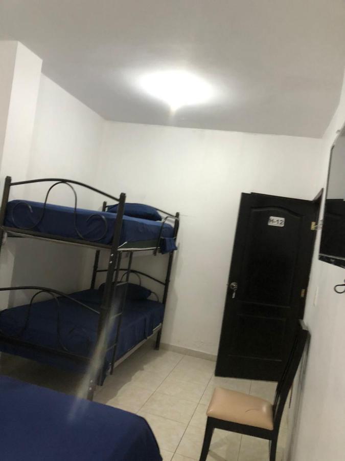 Hostal Playa Imperial Манта Екстер'єр фото