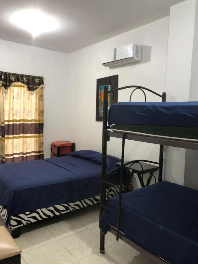 Hostal Playa Imperial Манта Екстер'єр фото