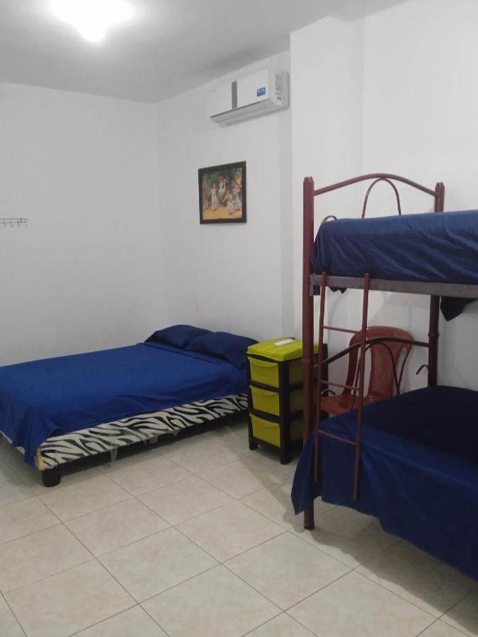 Hostal Playa Imperial Манта Екстер'єр фото