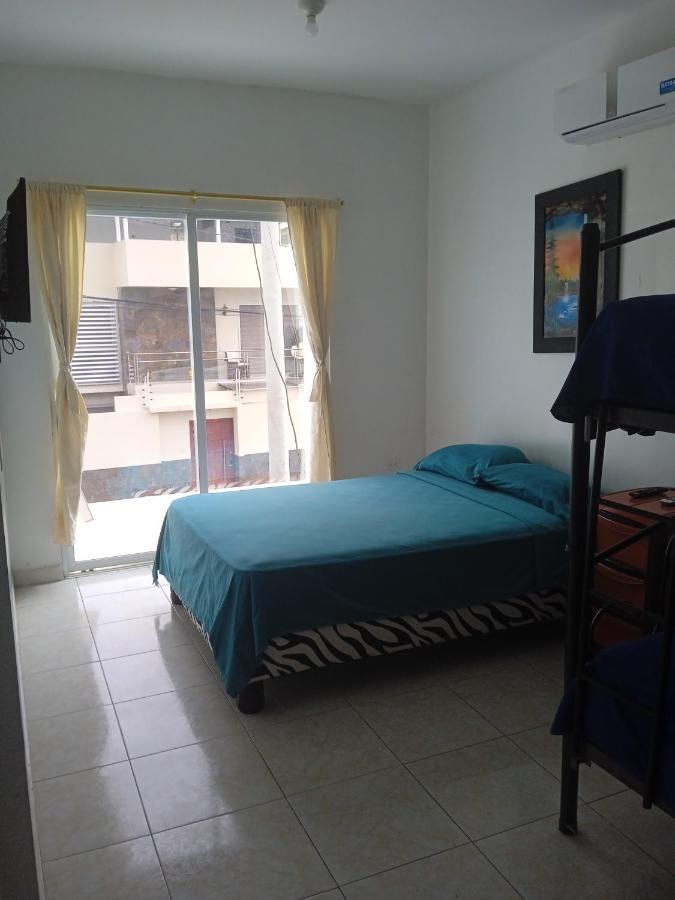 Hostal Playa Imperial Манта Екстер'єр фото